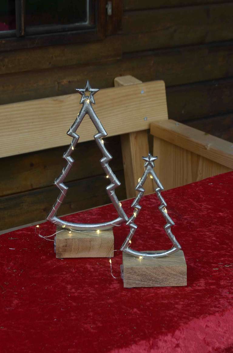 Adventsdekoration-Lightning-Trees